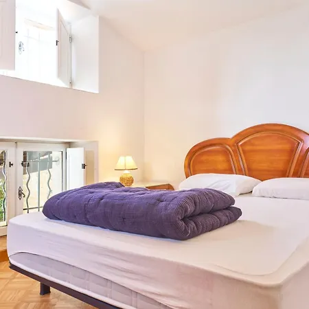 Pour 8 Personnes Feriehus Leguillac-de-l'Auche