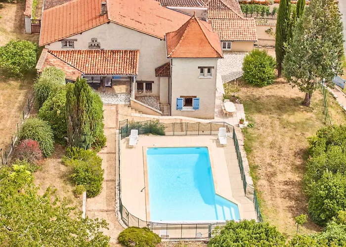 펜션 Pour 8 Personnes Leguillac-de-l'Auche